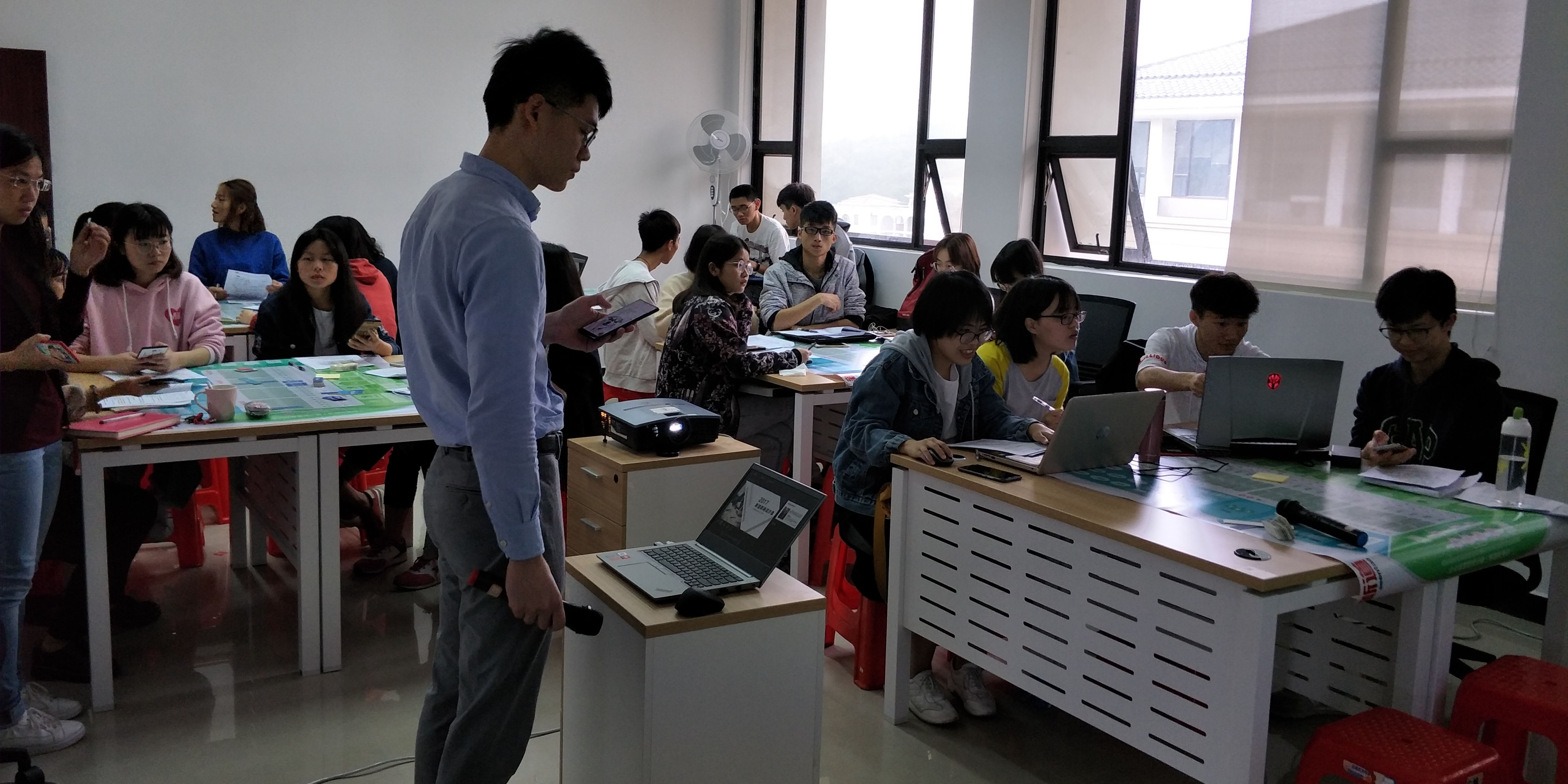 国商与文创学生参加企业经营模拟沙盘培训